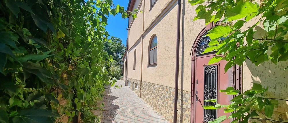 Продаж будинку 346 кв.м. (рн. Парку Петровського). Без коміс