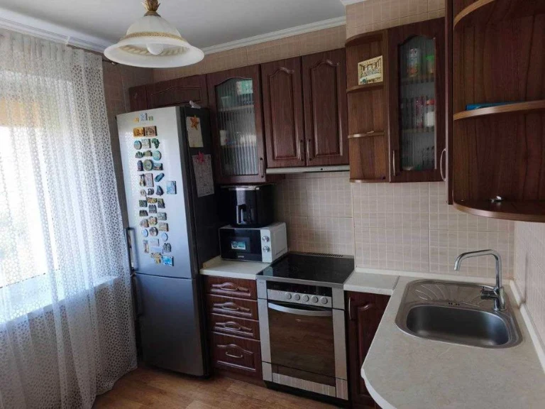 Продам 3-комн квартиру на С. Палия /Высоцкого
