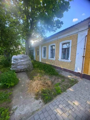 Продам БУДИНОК(частину) із 3 кімнат ‼️+2  ГАРАЖА ‼️Заводськи