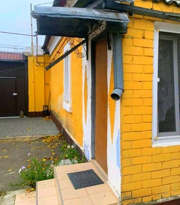Продам БУДИНОК(частину) із 3 кімнат ‼️+2  ГАРАЖА ‼️Заводськи