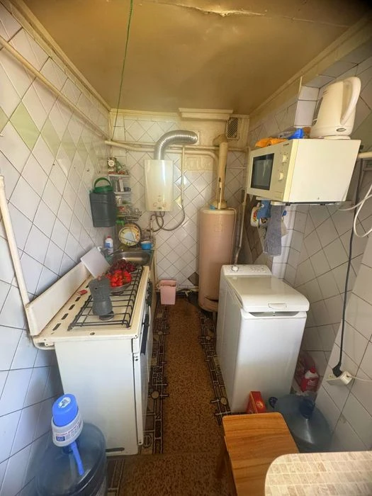 Продам БУДИНОК(частину) із 3 кімнат ‼️+2  ГАРАЖА ‼️Заводськи