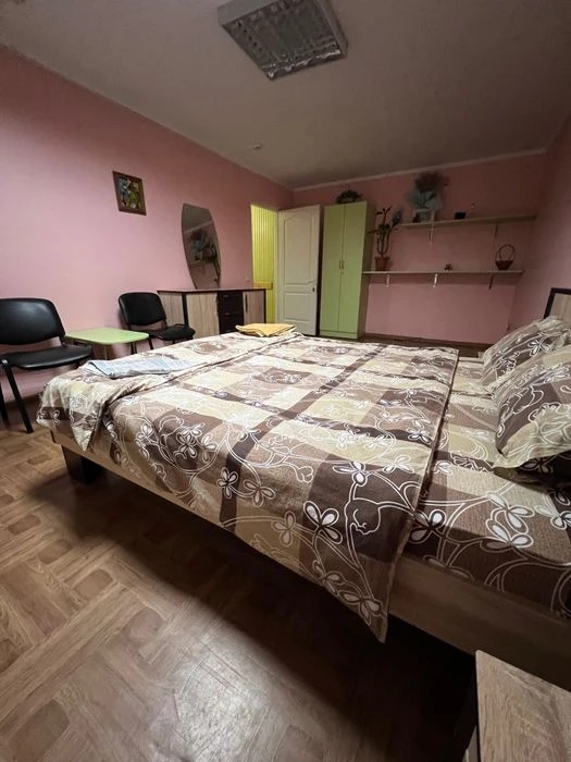 Продаж 2-кімнатної квартири з окремим входом, вул. Вітрука