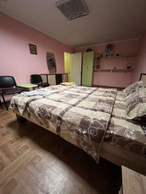 Продаж 2-кімнатної квартири з окремим входом, вул. Вітрука