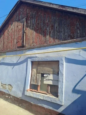Продам часть дома в Центре район 3 слободской