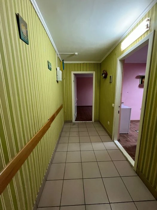 Продаж 2-кімнатної квартири з окремим входом, вул. Вітрука