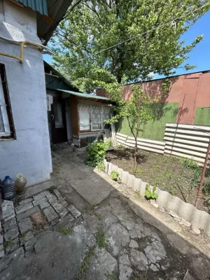 Продам будинок з окремим двором в Лісках, 5 кімнат