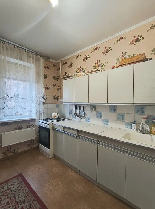 2к квартира на низькому поверсі Ковпака