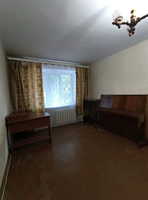 Продам 1к квартиру в цегляному будинку на першому поверсі