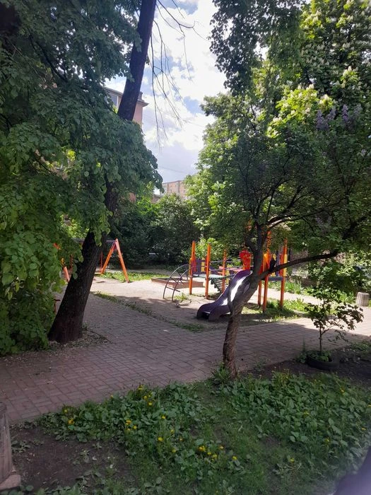 Продаж 3  кімн.квартири на вул.Петропавлівській
