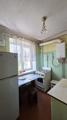 2к квартира  в цегляному будинку на Роменській