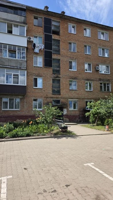 2к квартира  в цегляному будинку на Роменській