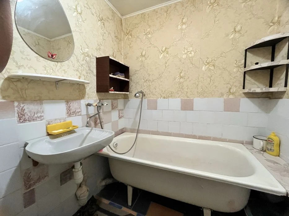 1 к кв Лушпи район 23 школи