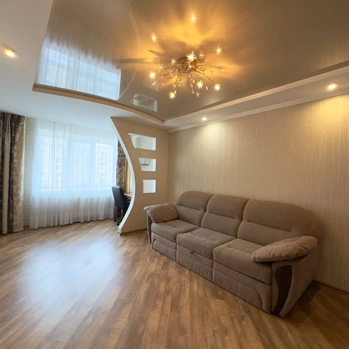 Продам 2 кімнатну з автономкою на Лушпи.