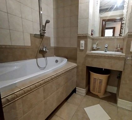 Продаж 3 кім.квартира в центр міста з Автономним опаленням .