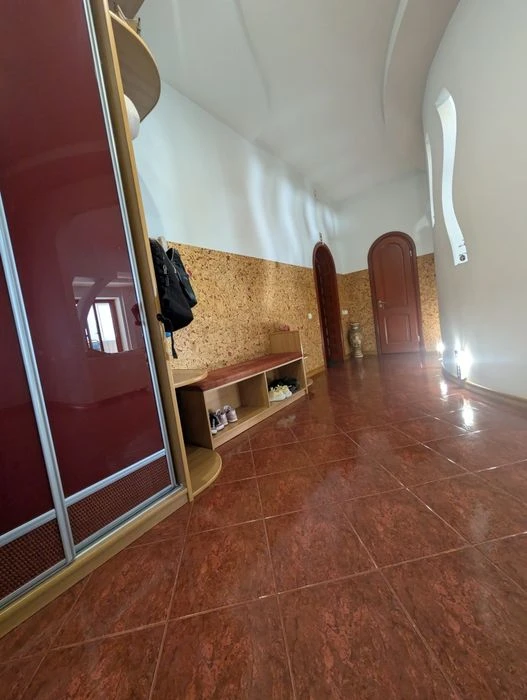 Шикарна квартира біля парку