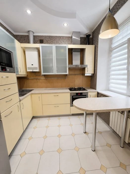 Продаж 3кім. квартири по вул. Олександа Олеся