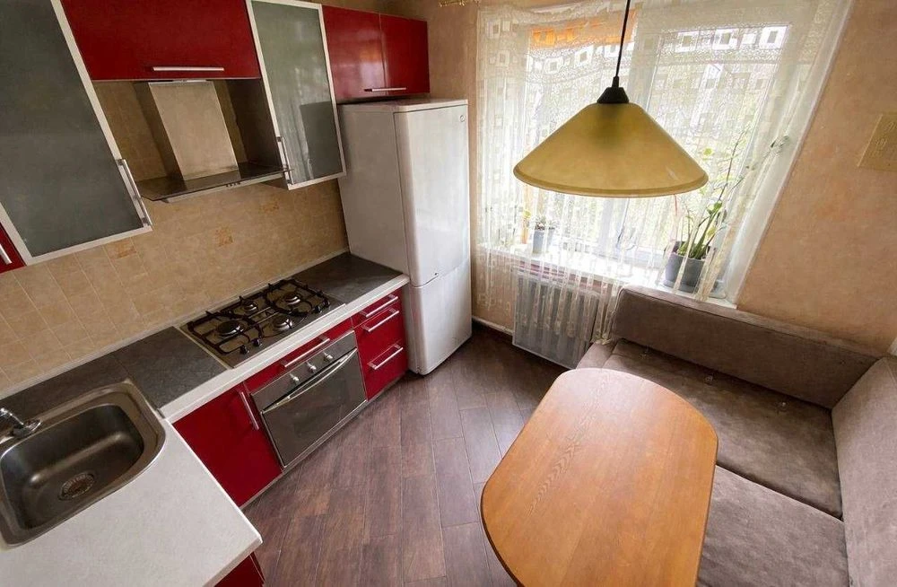 Продам 2 х кімнатну на Сумської тероборони (колишня Ковпака)