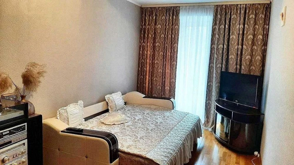 Продаж 3-кімнатної квартири вул. Г. Кондратьєва (р-н 1 школи