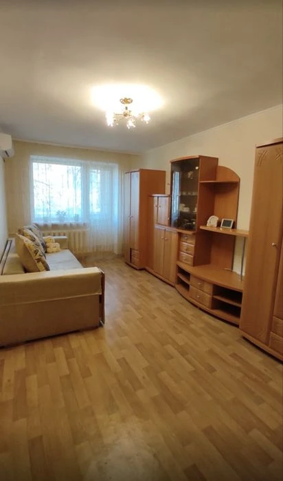 Продам однокімнатну квартиру на Петропавлівській без клмісіі