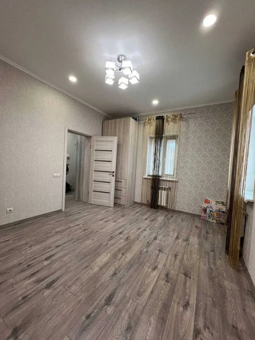Продаж 3-кімнатної квартири на землі по вул.Псільська