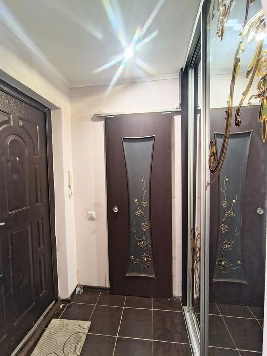 продам 1-кімнатну квартиру