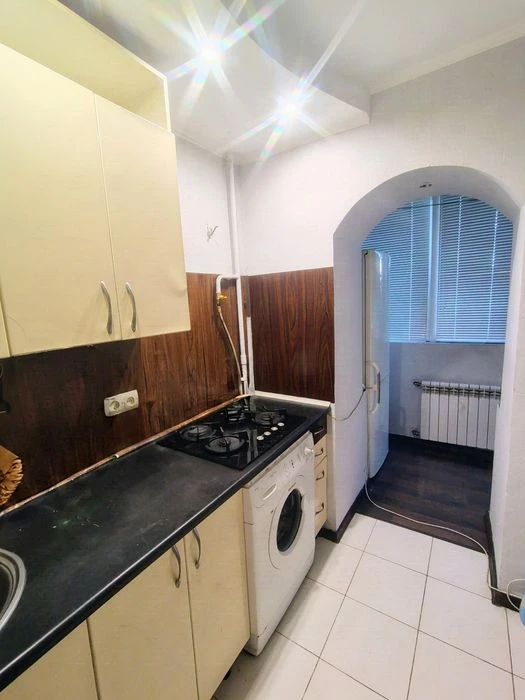 продам 1-кімнатну квартиру