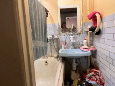 Продаж  2 кімнат у гуртожитку  на Металургів 17