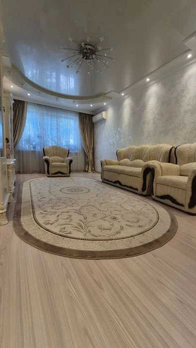 Продаж трикімнатної квартири по пр.Лушпи