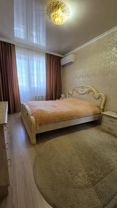 Продаж трикімнатної квартири по пр.Лушпи