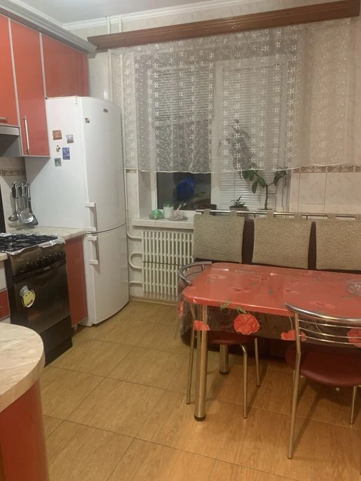 Продам 2кімн.квартиру на Р.Атаманюка