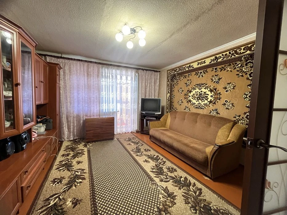 1 к кв 2 й поверх цегляний будинон