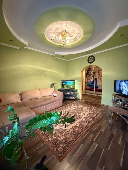 Продам 3х кімнатну квартиру Г.Крут,  автон.опален., ремонт,