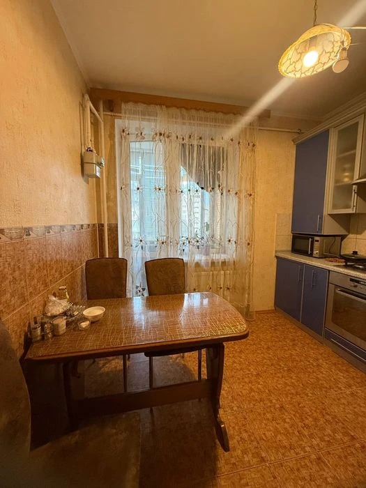 Продам 3х кімнатну квартиру Г.Крут,  автон.опален., ремонт,