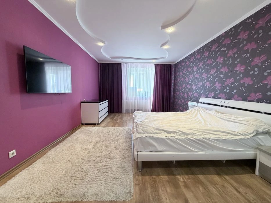 Продам 2-х кімнатну центр Кожедуба