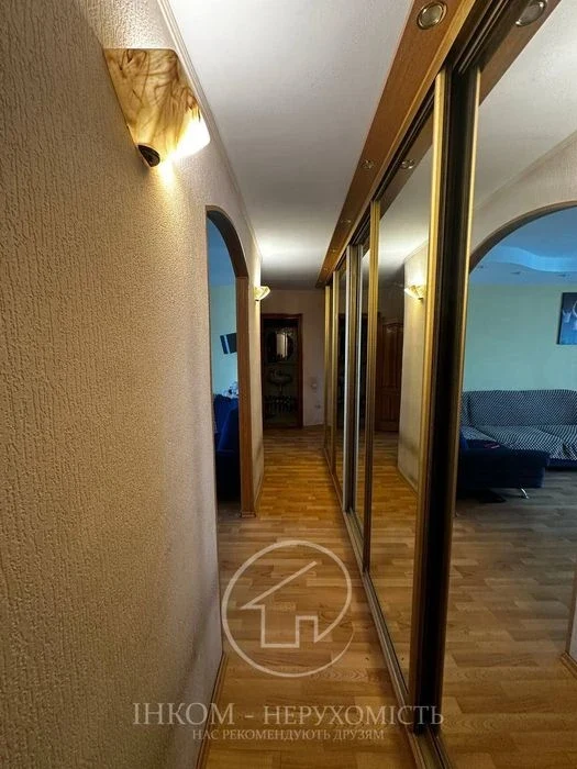 3к квартира з кухнею 12м