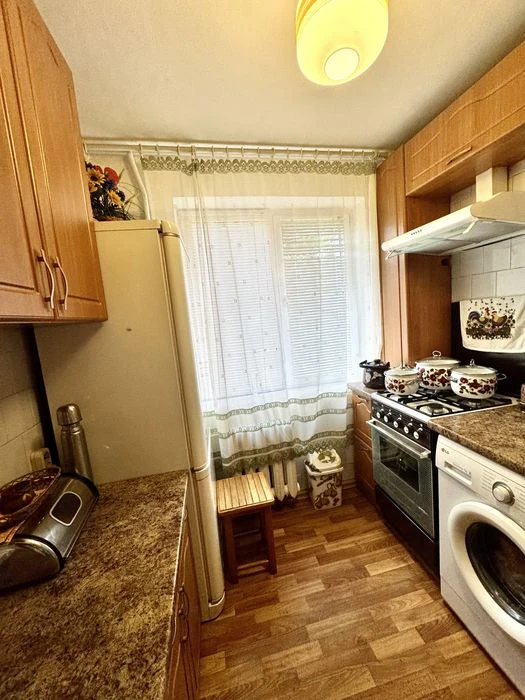 Продам 2-х вул. Чорновола