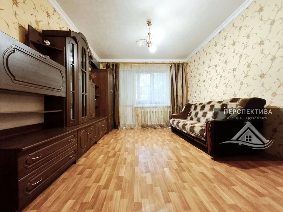 2-кімнатна квартира, Лушпи, 1 поверх!