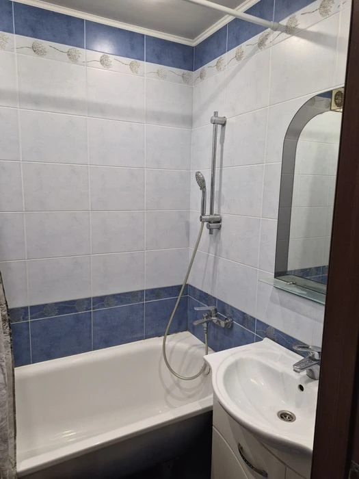 Продам 2х кімнатну Г.Крут авт.опален, меблі, техніка