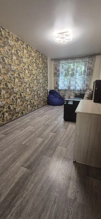 Двокімнатна квартира на вул.  Праці.