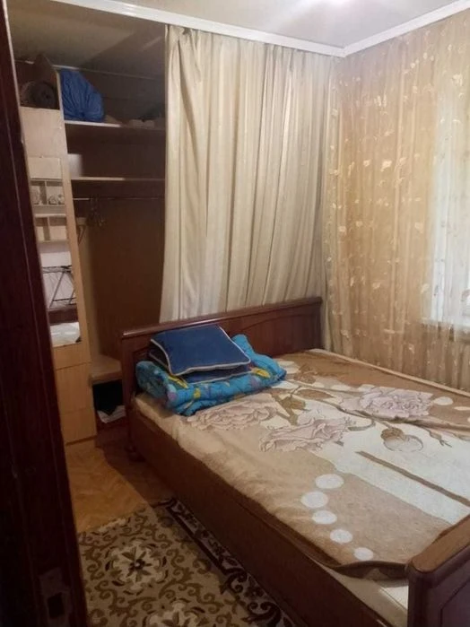 Продаж класної 3к з автономне опаленням 2 поверсі в цеглі !