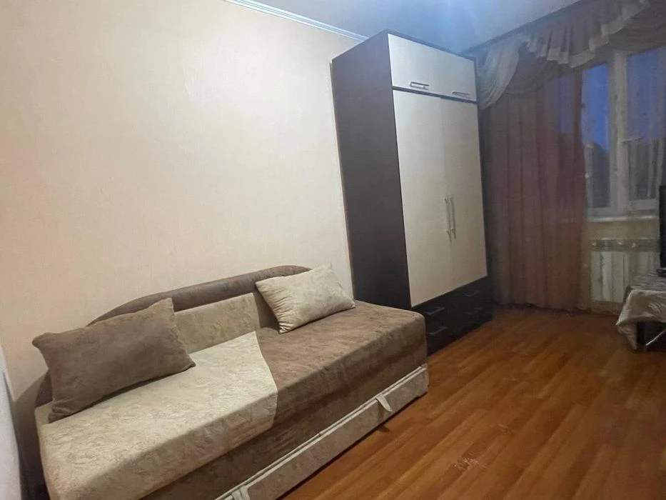 Продам 2 кім, паркова зона, меблі та техніка