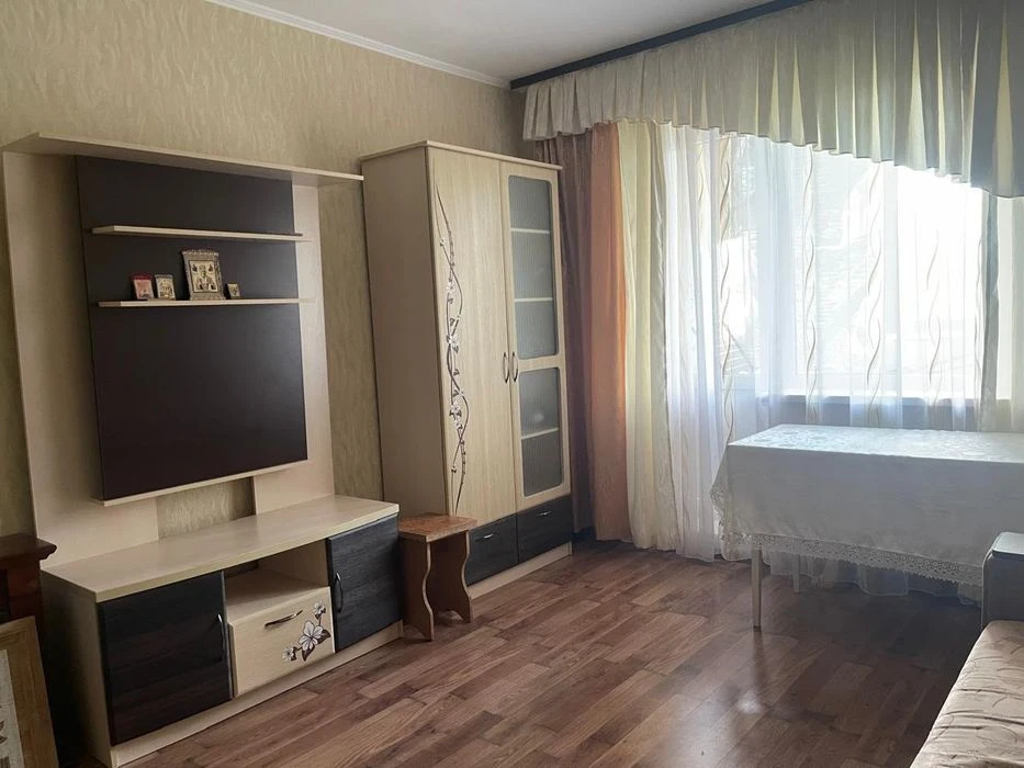 Продам 2 кім, паркова зона, меблі та техніка