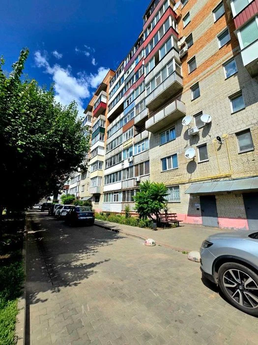 Продаж теплої та світлої 2х кімнатної квартири на Роменській