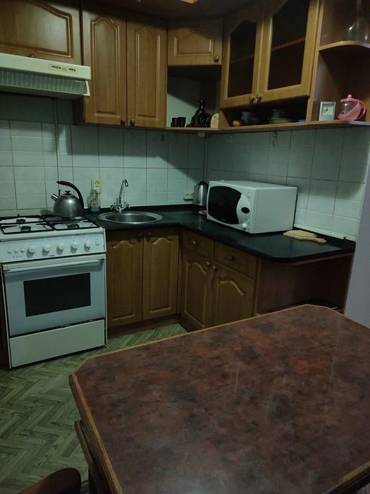 Укомплектована 1 к кв на другому поверсі