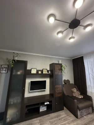 Продаж 2кім в цегляному будинку