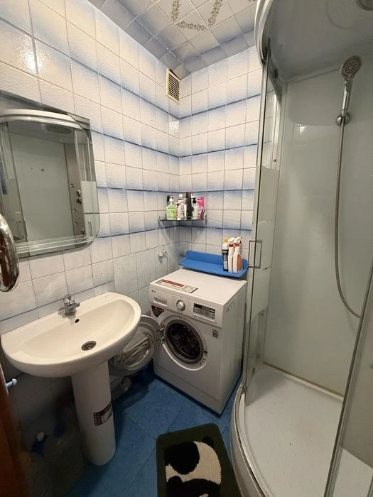 Продаж 3к.кварттри Г.Крут на третьому поверсі