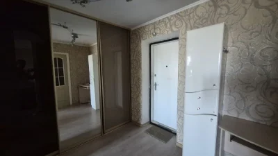 Продам 1 кім, Центр, Меблі та техніка
