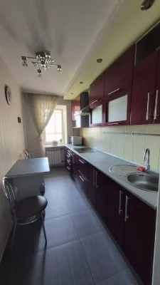 Продам 1 кім, Центр, Меблі та техніка