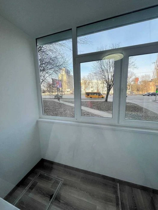 Продаж 1-кімнатної квартири вул. Харківська (зупинка Мʼясоко