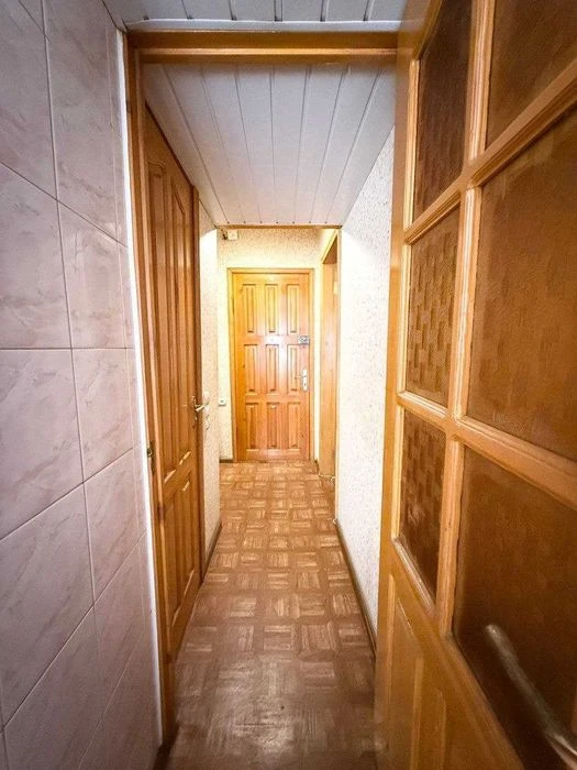 Продаж 1-кімнатної квартири по вул.Нижньосироватська